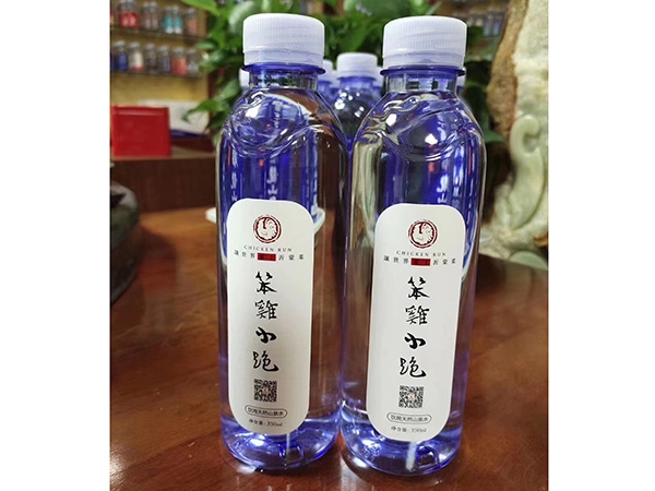 矿泉水瓶