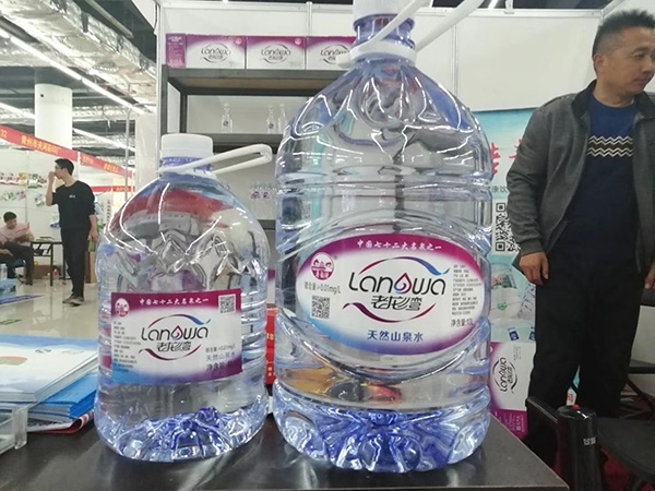 塑料矿泉水瓶